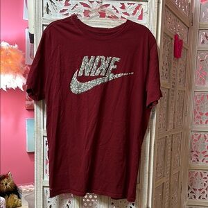 Nike Men's Maroon T-Shirt Size: XL